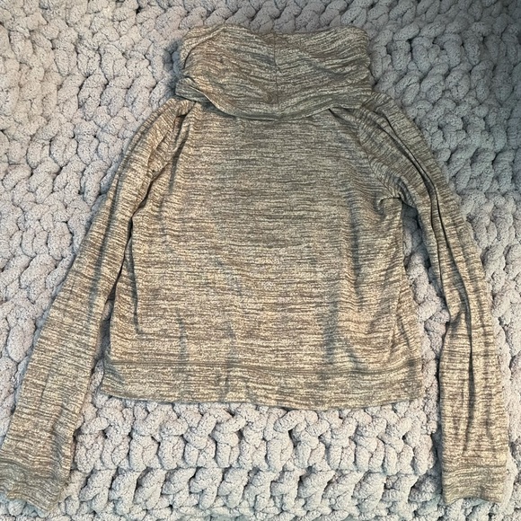 Gilly Hicks Cowl Neck Long Sleeve Top - Picture 2 of 5